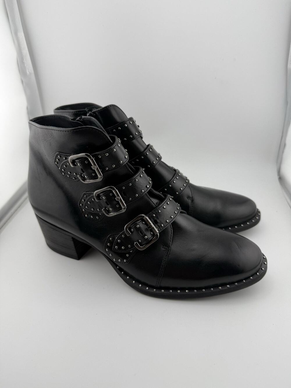 NWOB Paul Green Soho Studded Leather Moto Ankle Boots Size 6.5